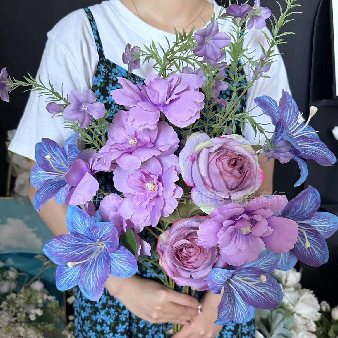 Paarsblauwe kunstmatige lelieb - Wedding Supply Shops recensie en prijs